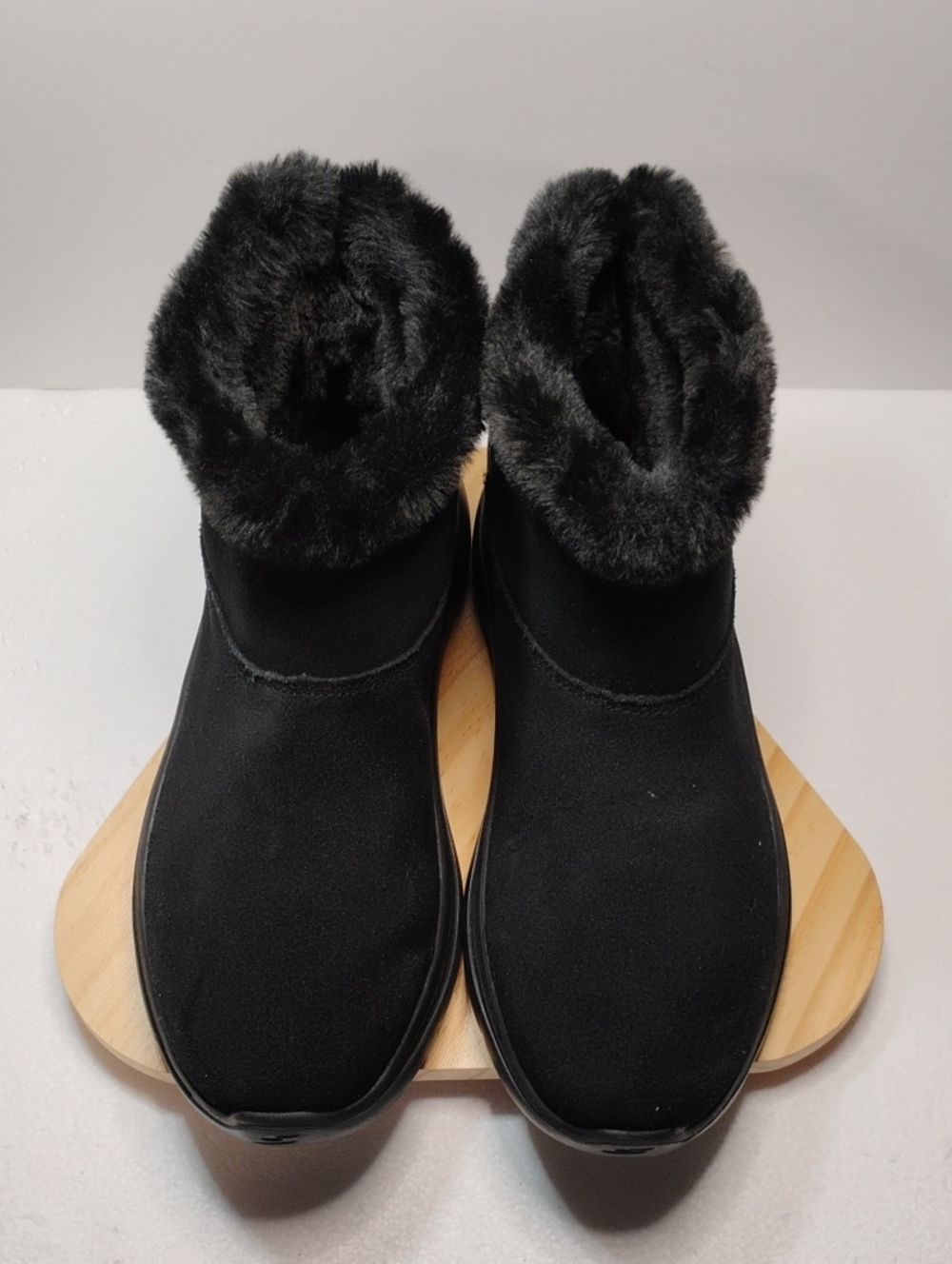 Skechers Women's Black Faux-Fur Cuff Winter Slip-On Boots